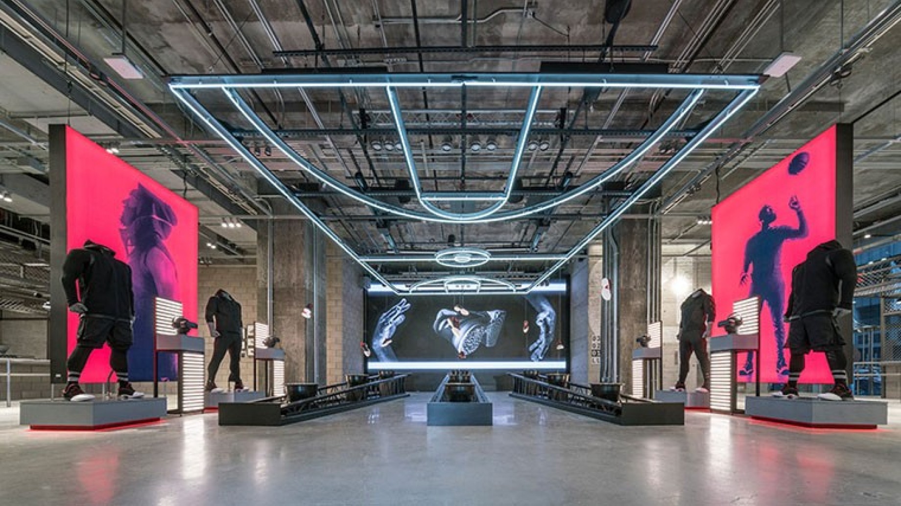 Adidas apre a Milano il più grande store d'Italia con un padrino  d'eccezione! - Il Milanese Imbruttito