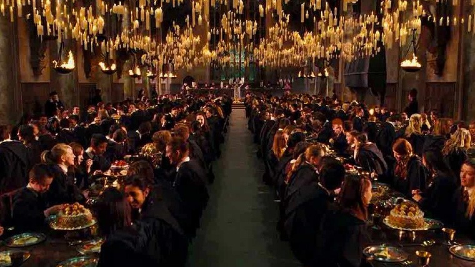 Immagini Natalizie Harry Potter.Natale A Hogwarts Sara Possibile Cenare Nella Sala Grande Del Castello Di Harry Potter Il Milanese Imbruttito
